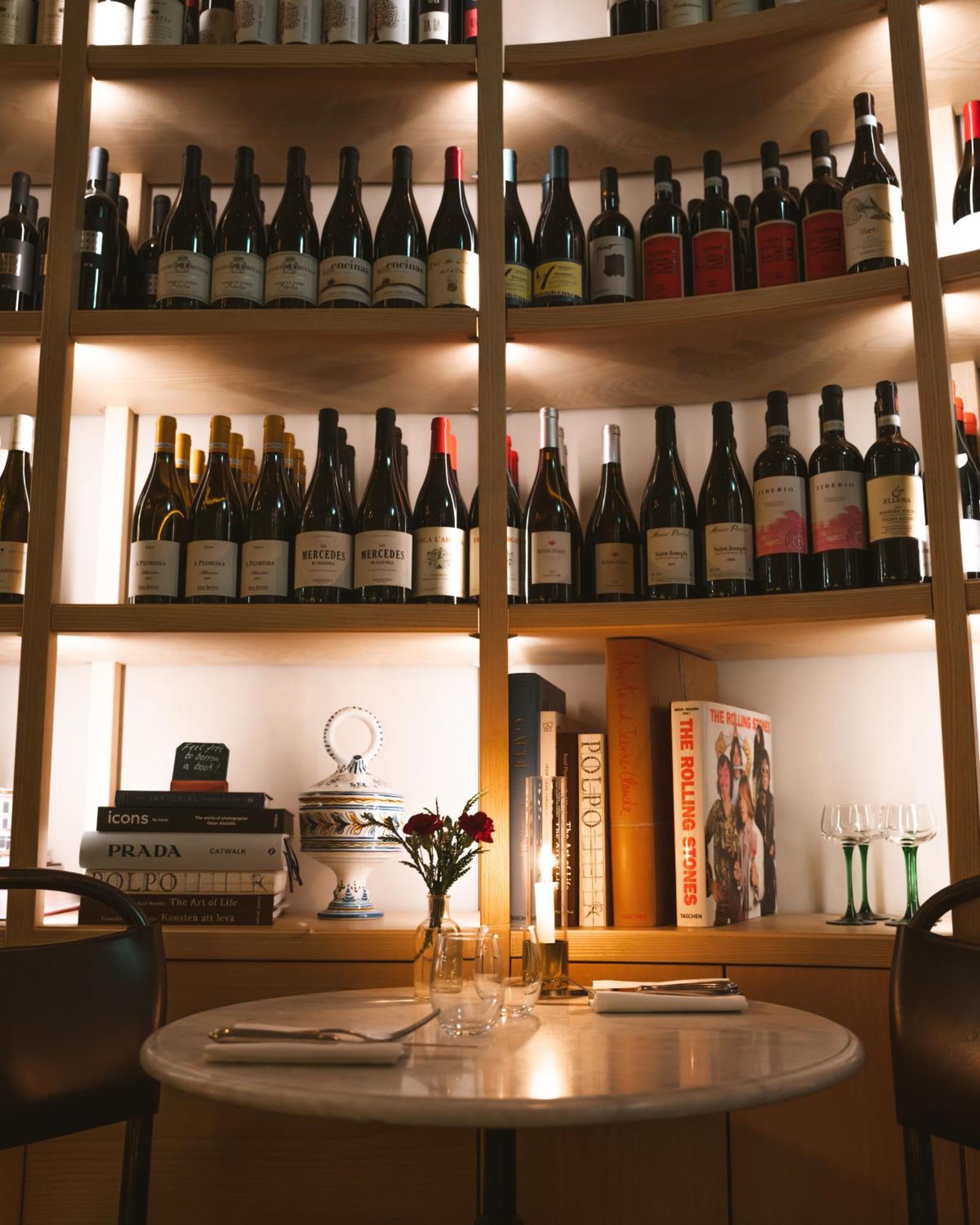 Villa Dagmar Стокгольм Екстер'єр фото A wine bar in Paris